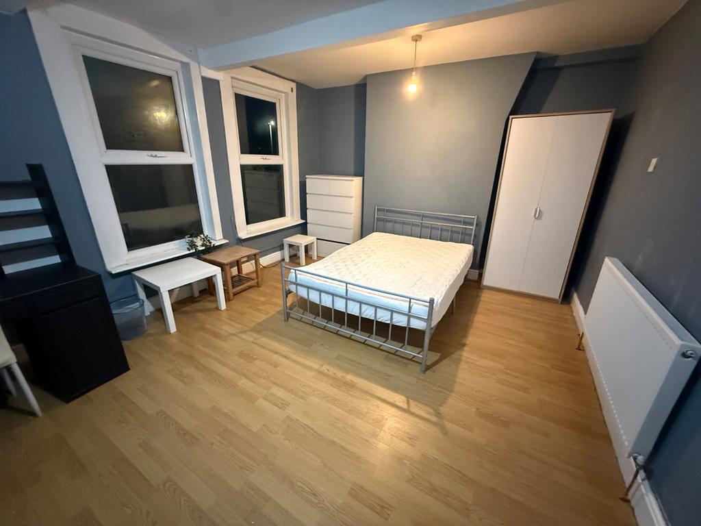 House in Fallowfield, Greater Manchester - More