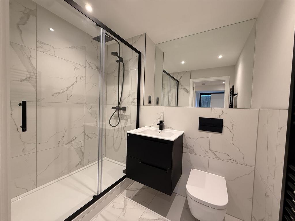 Apartment in Cockfosters - View 2
