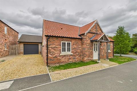 3 bedroom detached bungalow to rent, De Warrene Court, Methwold