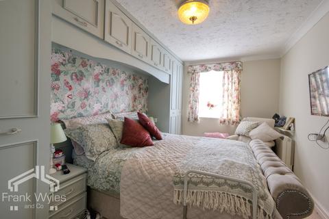 2 bedroom flat for sale, Sandhurst Grange, Sandhurst Avenue, Lytham St. Annes, Lancashire