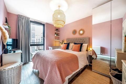 2 bedroom flat for sale, Palmers Road, London E2