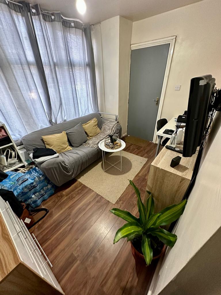 Apartment in Birmingham, Bournbrook - View 2