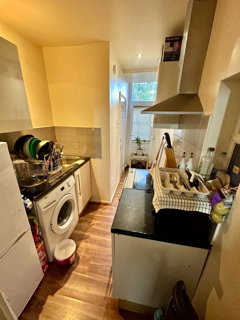 Apartment in Birmingham, Bournbrook - View 3
