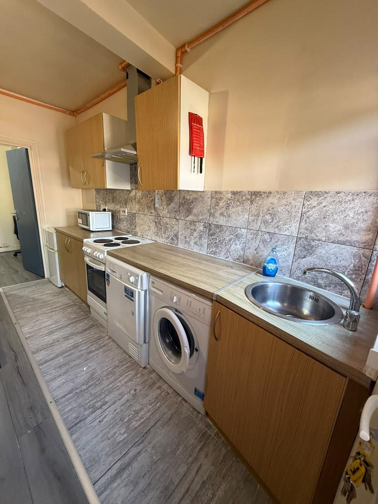 Apartment in Birmingham, Selly Oak - View 2
