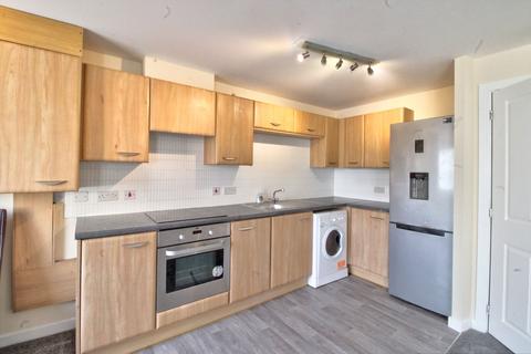2 bedroom flat to rent, Spectre Court, Hatfield
