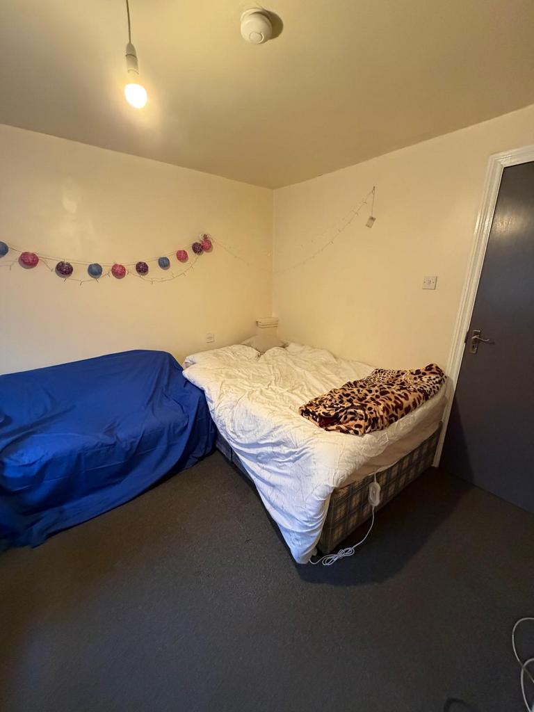 Apartment in Birmingham, Bournbrook - View 4
