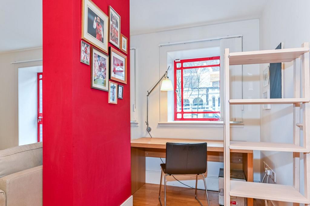 Apartment in London - More