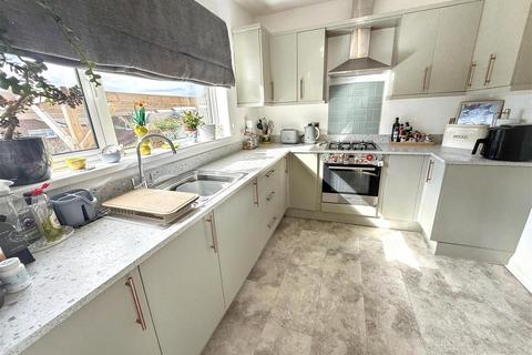 3 bedroom semi-detached house for sale, Hindley Close, Ryton