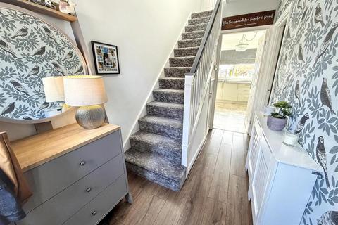 3 bedroom semi-detached house for sale, Hindley Close, Ryton