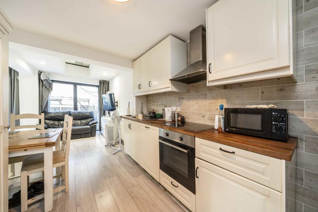 Apartment in London - View 4