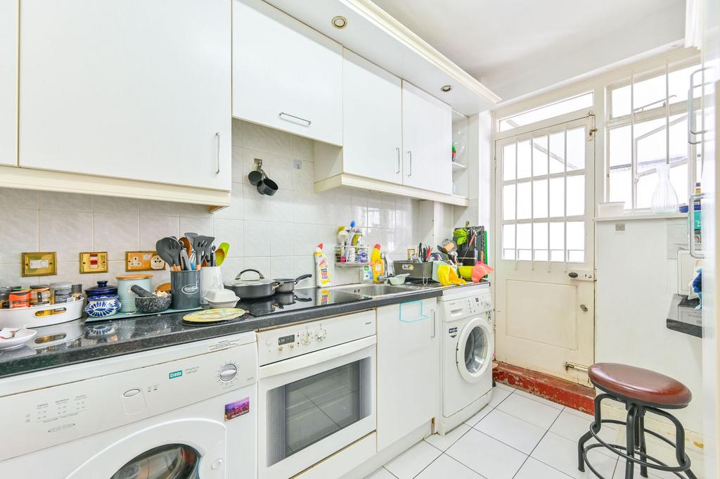 Apartment in London - View 3