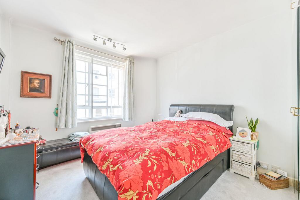 Apartment in London - View 4
