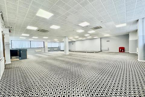 Office to rent, 28-30 Victoria St Luton LU1 2UA