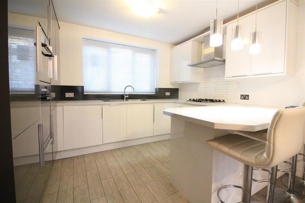 Apartment in London - View 3
