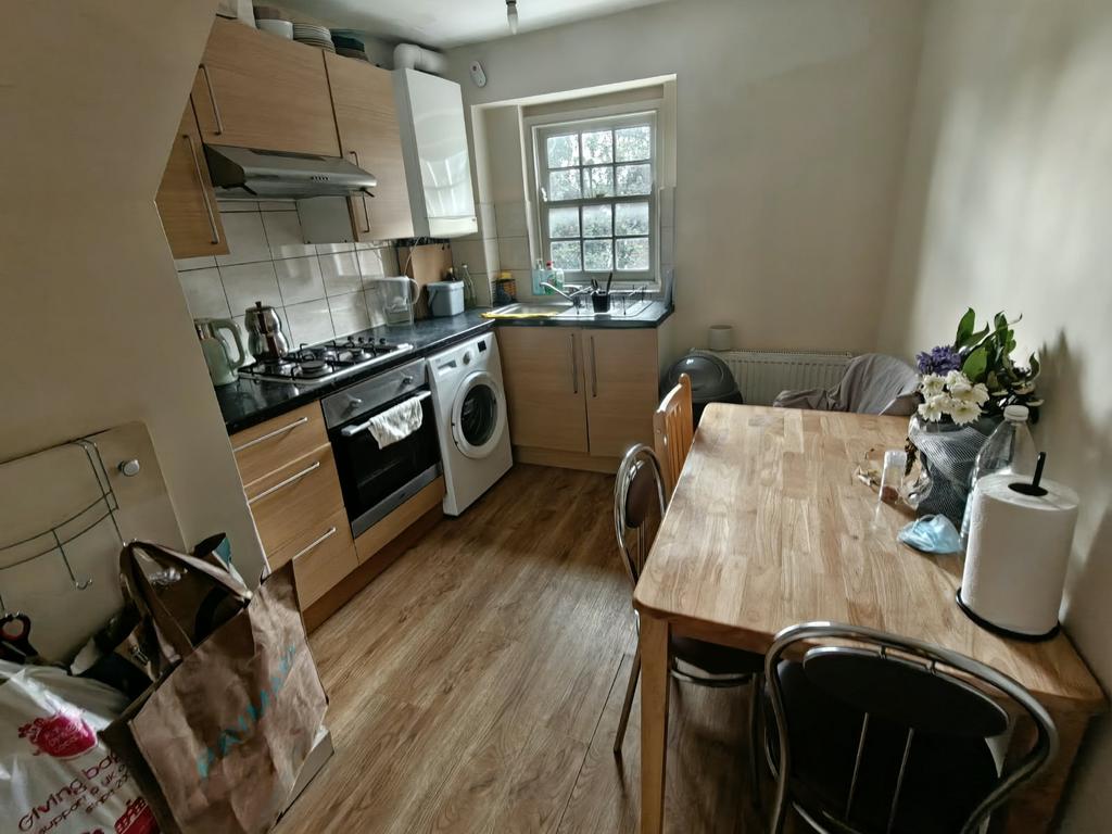 House in London - View 2
