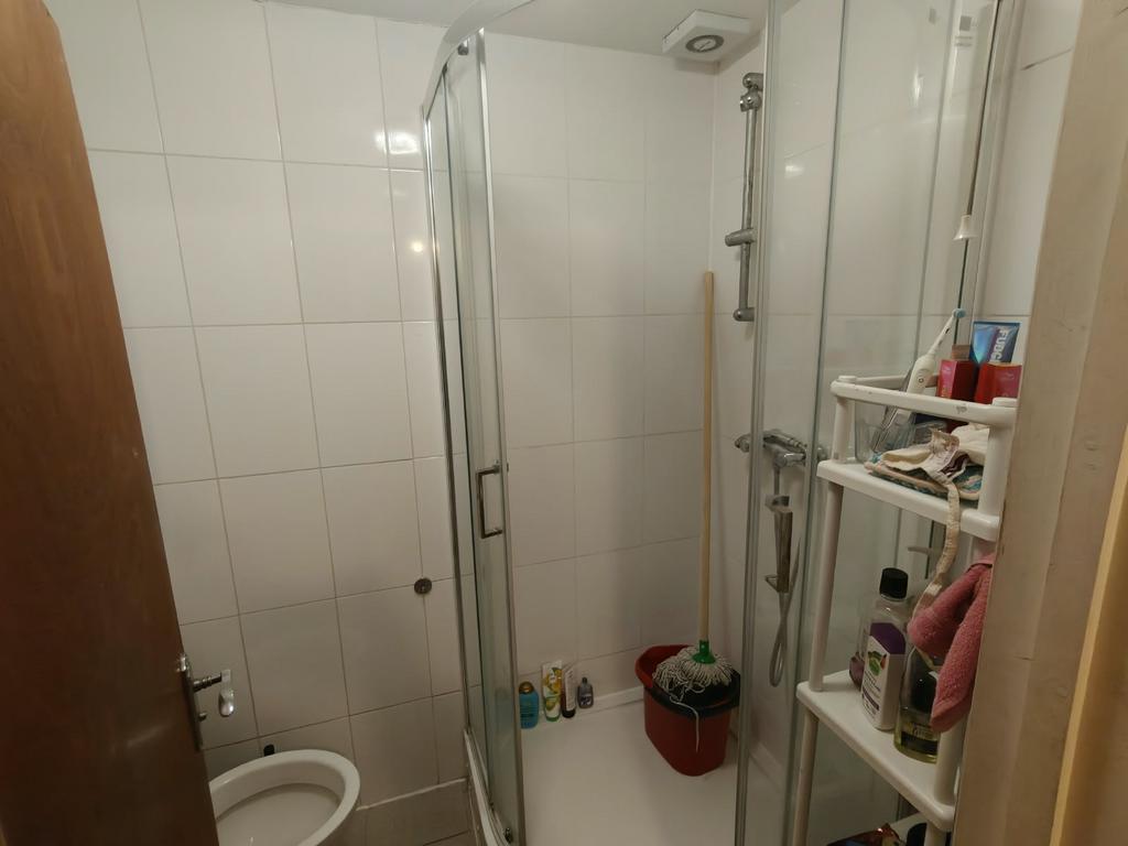 House in London - View 3