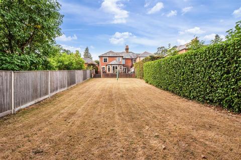 5 bedroom semi-detached house for sale, Ford Lane, Farnham