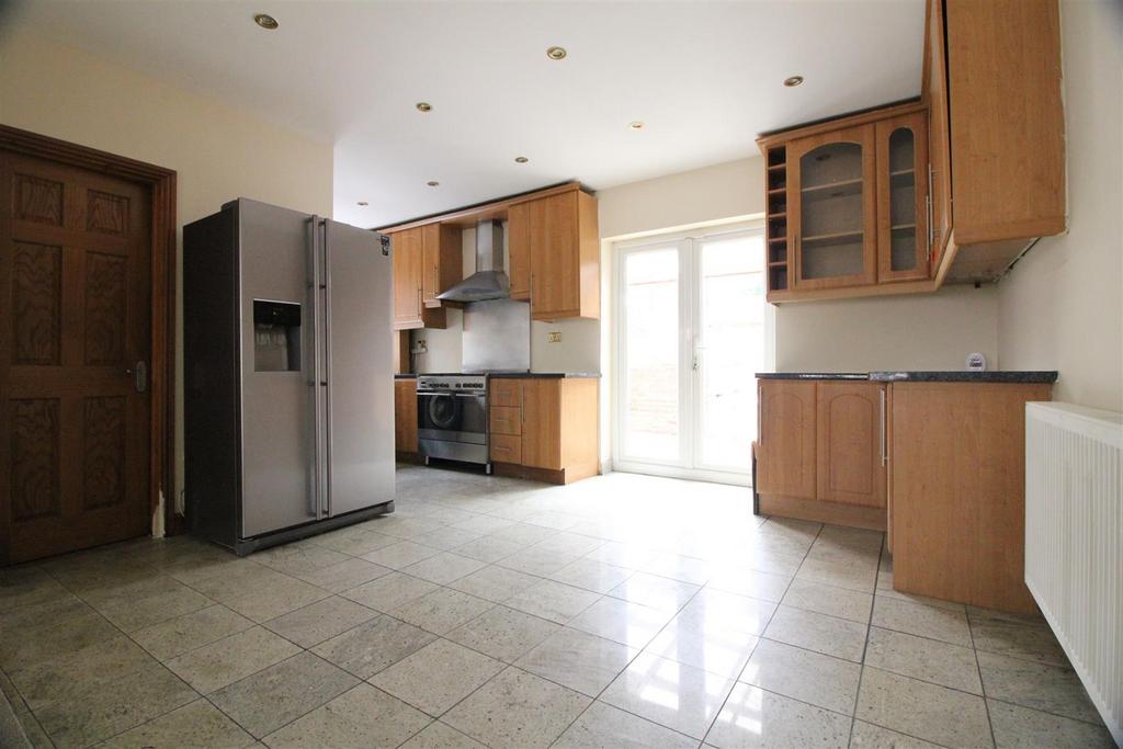 House in Hounslow - View 4