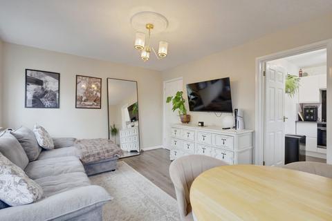 2 bedroom flat for sale, Kiln Road, Benfleet, SS7