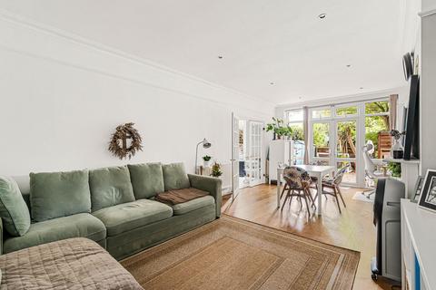 2 bedroom flat for sale, Sutton Court Road, London, W4
