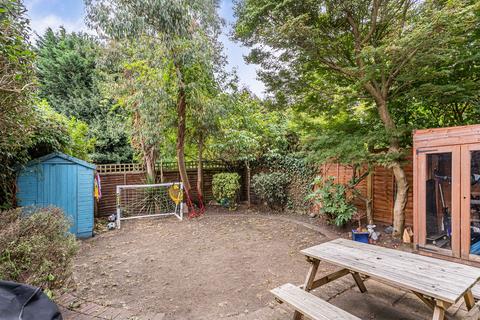 2 bedroom flat for sale, Sutton Court Road, London, W4