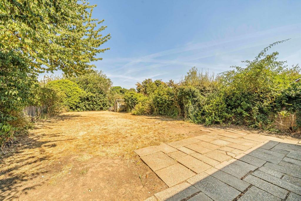 House in Thames Ditton - View 3