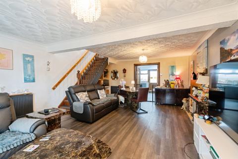 2 bedroom end of terrace house for sale, Valley Road, Ebbw Vale