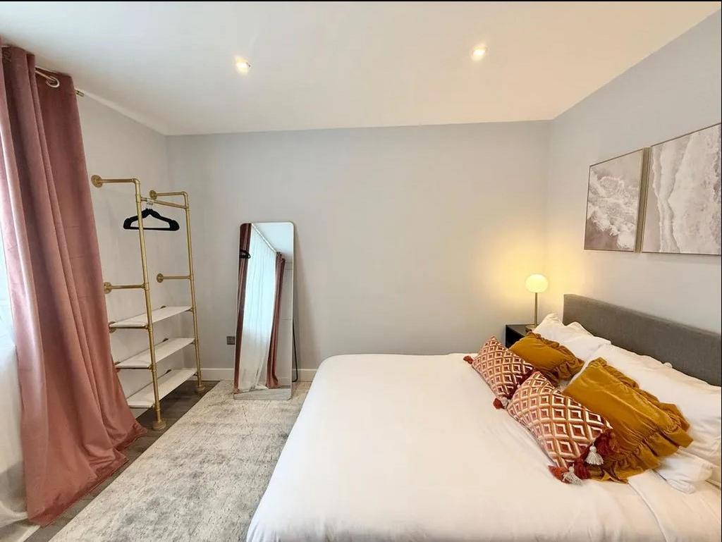 Apartment in London - More