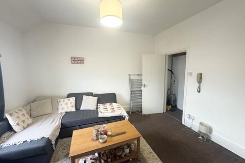 1 bedroom flat to rent, One bedroom, unfurnished flat, Exeter