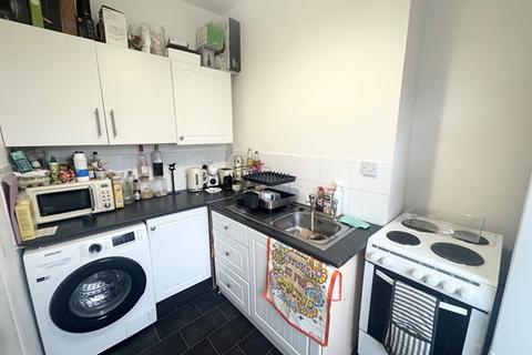 1 bedroom flat to rent, One bedroom, unfurnished flat, Exeter