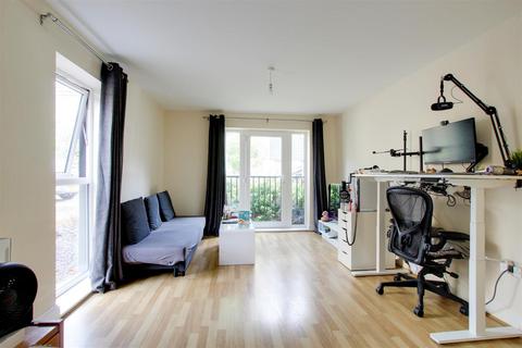 1 bedroom apartment to rent, Alice Bell Close, Cambridge CB4