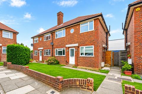2 bedroom flat for sale, East Close, Cockfosters