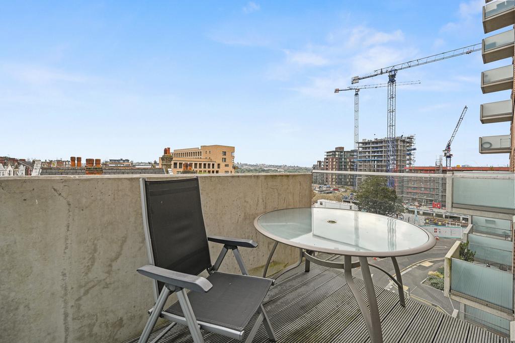 Apartment in London - View 5