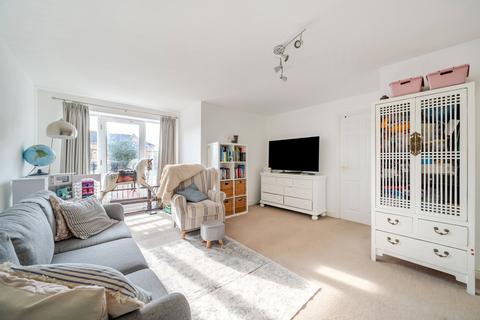 2 bedroom flat for sale, Winery Lane, Kingston Upon Thames, KT1