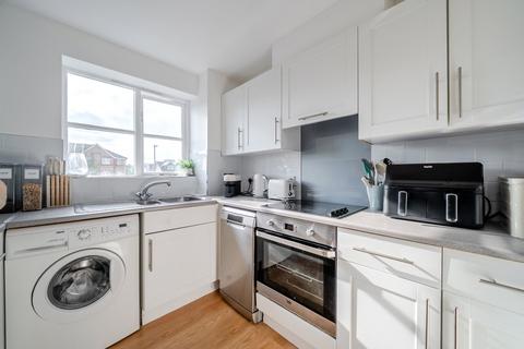 2 bedroom flat for sale, Winery Lane, Kingston Upon Thames, KT1
