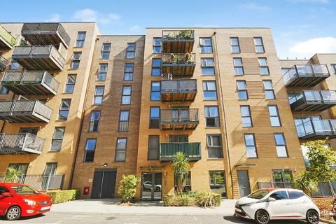 2 bedroom flat for sale, Apple Yard, London, SE20