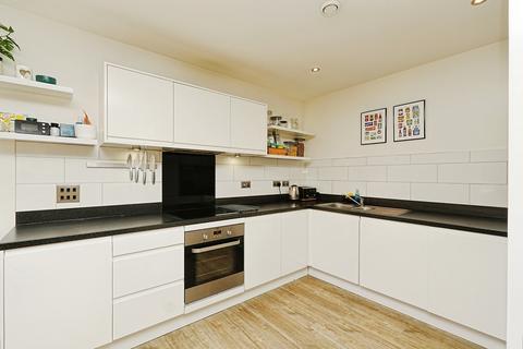 2 bedroom flat for sale, Apple Yard, London, SE20