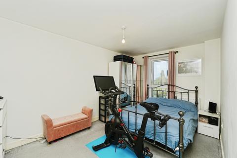 2 bedroom flat for sale, Apple Yard, London, SE20