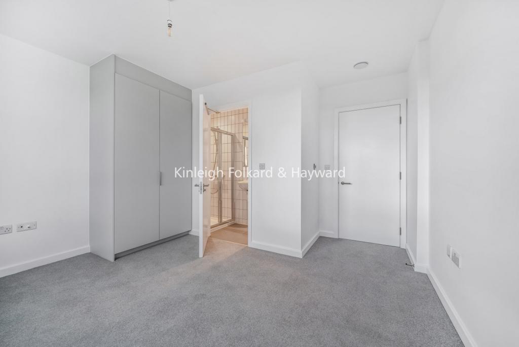 Apartment in Barking - View 5