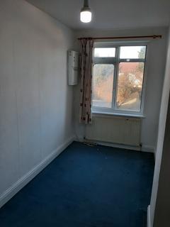 1 bedroom in a house share to rent, Great West Road, Hounslow TW5