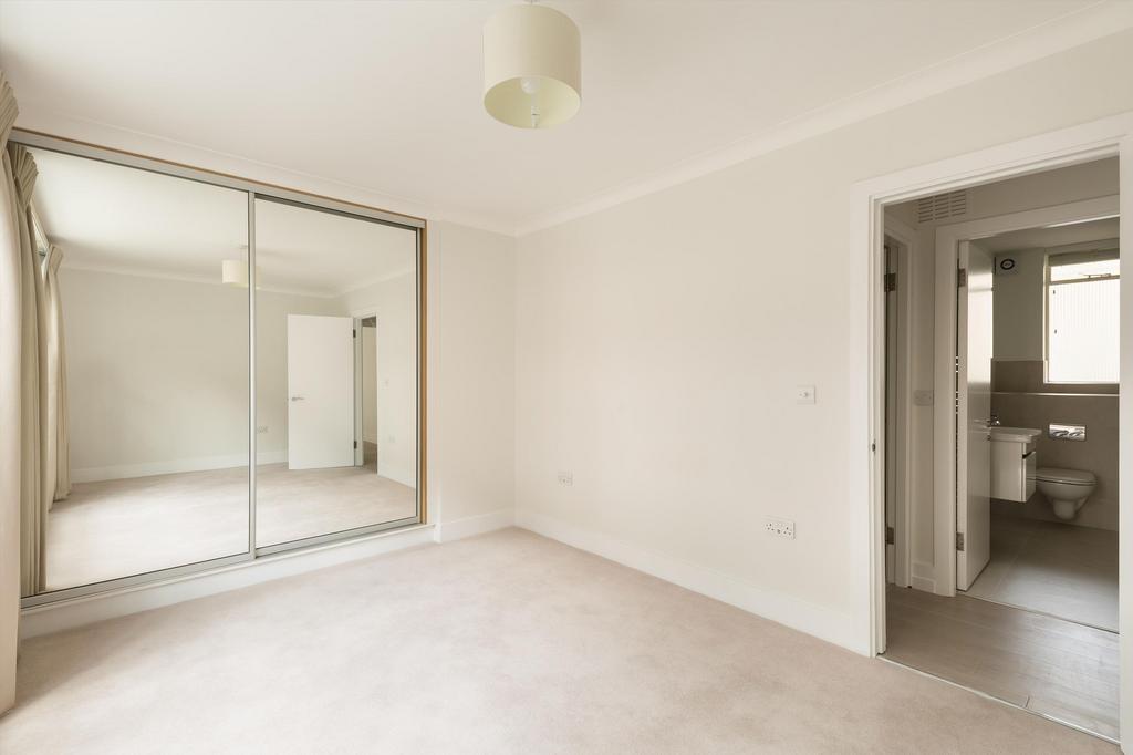Apartment in London - View 5