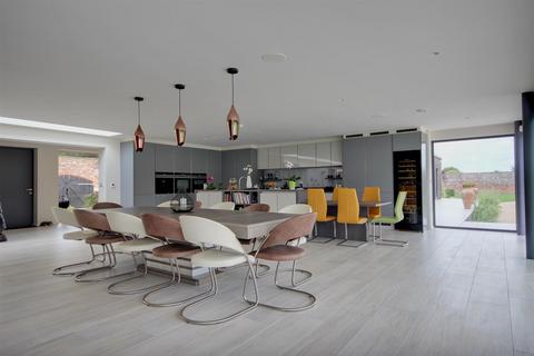 4 bedroom detached house for sale, Kilnwick