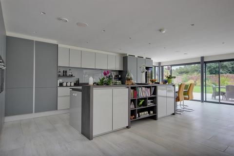 4 bedroom detached house for sale, Kilnwick