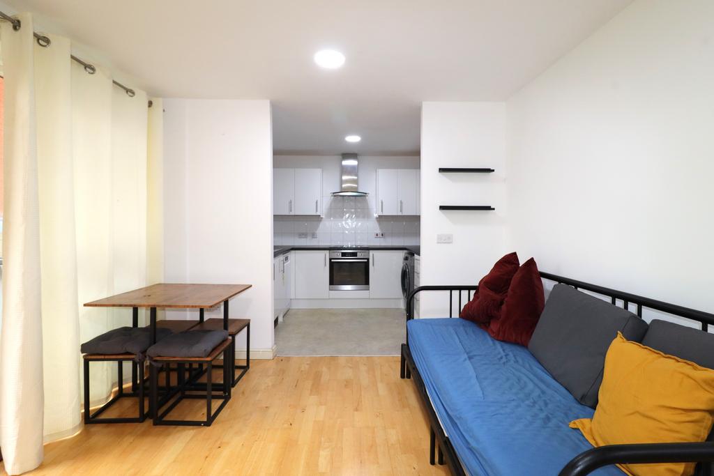 Apartment in London - View 2