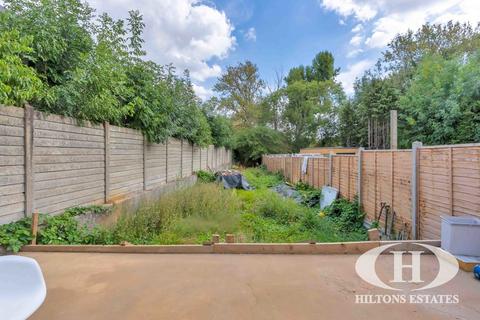 4 bedroom semi-detached house for sale, Greenford Road, Greenford