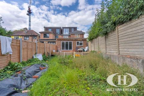 4 bedroom semi-detached house for sale, Greenford Road, Greenford