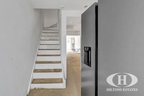 4 bedroom semi-detached house for sale, Greenford Road, Greenford