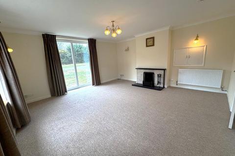 2 bedroom semi-detached bungalow to rent, Wyverstone, Stowmarket