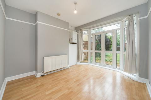 3 bedroom detached house to rent, Woodlands Road, Harrow