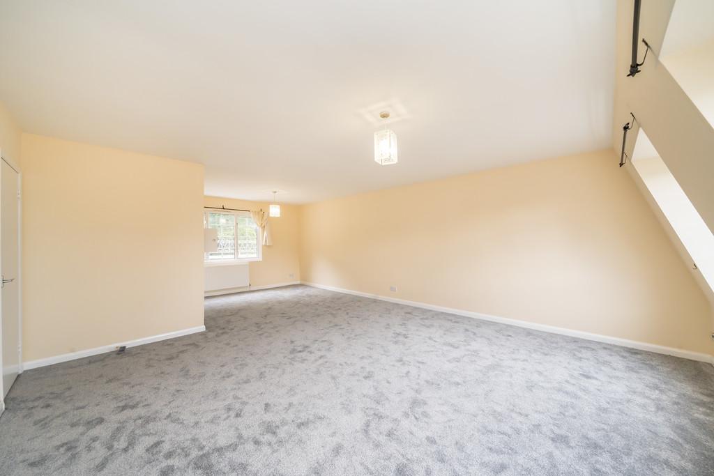 Apartment in Harrow - View 3